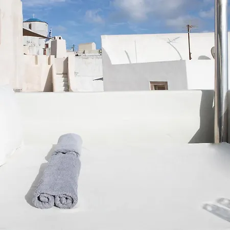Santorini Dreams *