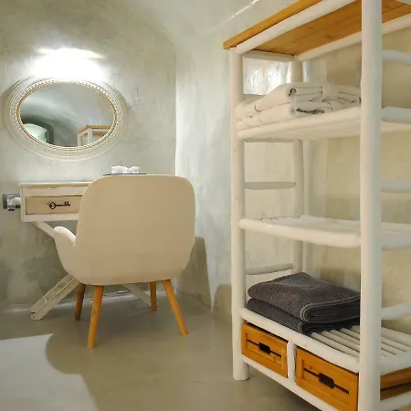 Santorini Dreams * Pýrgos