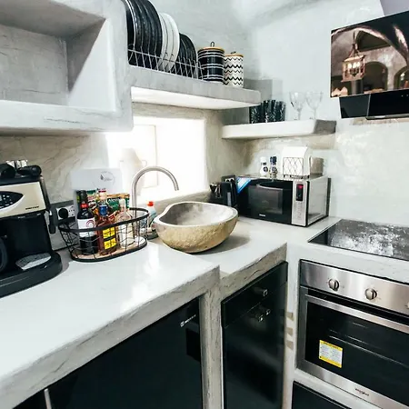 Santorini Dreams * Pyrgos Kallistis