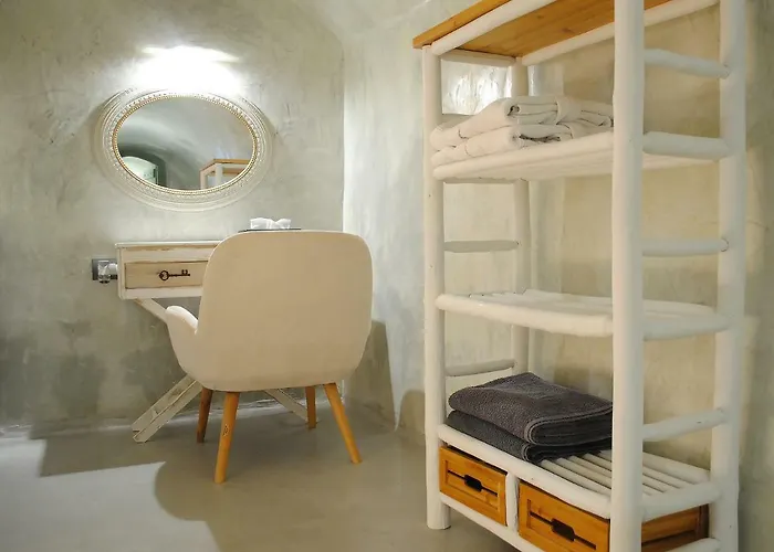 Santorini Dreams * Pýrgos